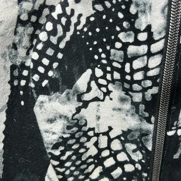 Lululemon Scuba Hoodie III Static Mist White Black/Black Size 8 - Picture 4 of 9